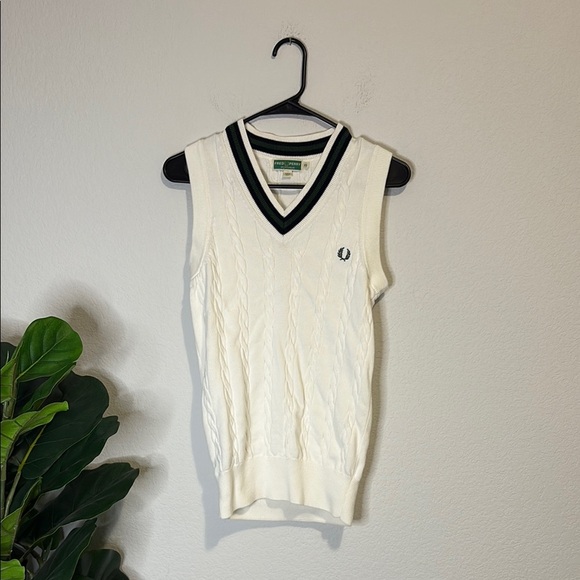 Vintage Fred Perry White Sweater Vest with Green and Black Trim XS - Picture 1 of 5